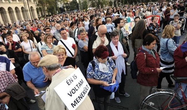 Magyar kvótareferendum: "Lásd meg az embert" mottóval tartottak demonstrációt Budapesten