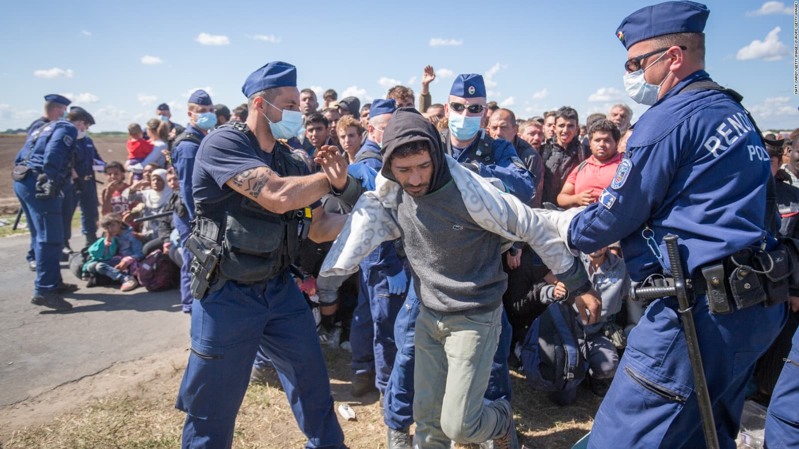 Magyarország fogadta be tavaly a legtöbb menekültet a V4-ek közül, Szlovákia a legkevesebbet
