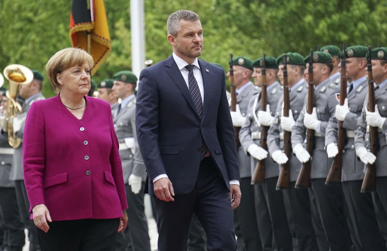 Angela Merkel üzent Kuciak ügyében Szlovákiának