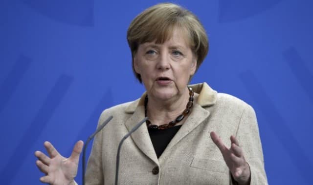 NATO-csúcs - Merkel: az elrettentés mellett a párbeszédre is törekedni kell a NATO és Oroszország kapcsolatában