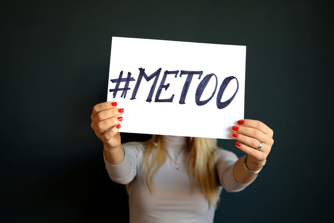 A nők közel 90 százalékát érte már szexuális zaklatás Brüsszelben