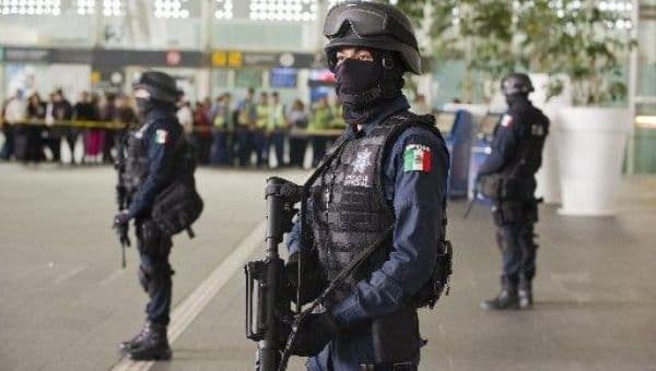 Kilenc holttestre bukkantak Mexikóban egy teherautóban
