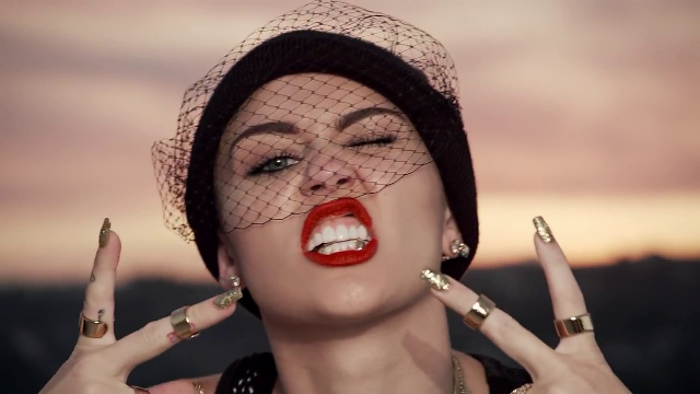 Plágiummal vádolják Miley Cyrust – 300 millió dolláros kártérítést követelnek tőle