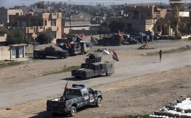 Moszul ostroma – Az iraki tévé szerint a hadsereg elfoglalta a moszuli repülőteret