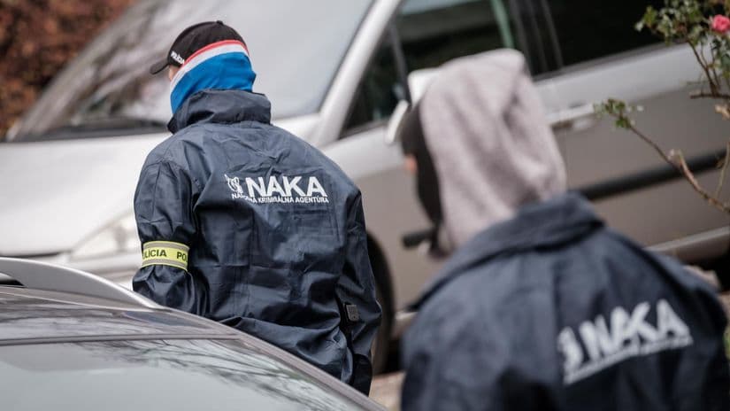 Szlovákia története legnagyobb korrupciós ügyének egyik gyanúsítottja önként átadott a zsaruknak 400 ezer euró kenőpénzt!