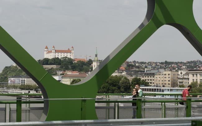 Dunába ugrott egy férfi a pozsonyi Öreg hídról