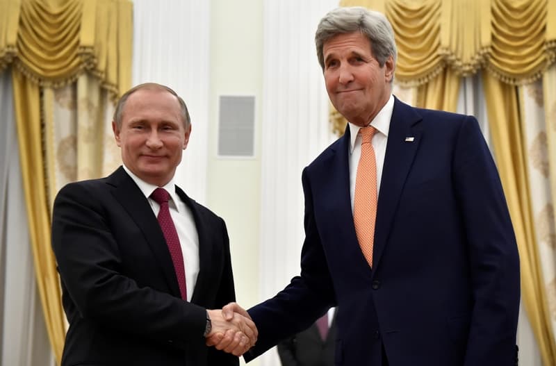 Putyin és Kerry elismerte, hogy együtt sikeresek Szíriában