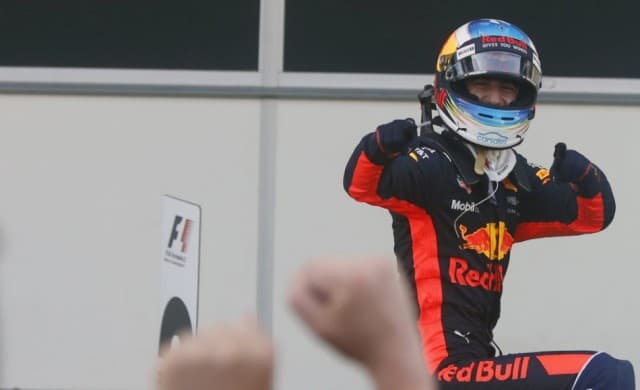Bahreini Nagydíj - Ricciardóé az első szabadedzés