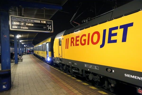 Danko megint betámadta a RegioJetet – „Ne örüljenek a 20 éves, átfestett vonatoknak!”