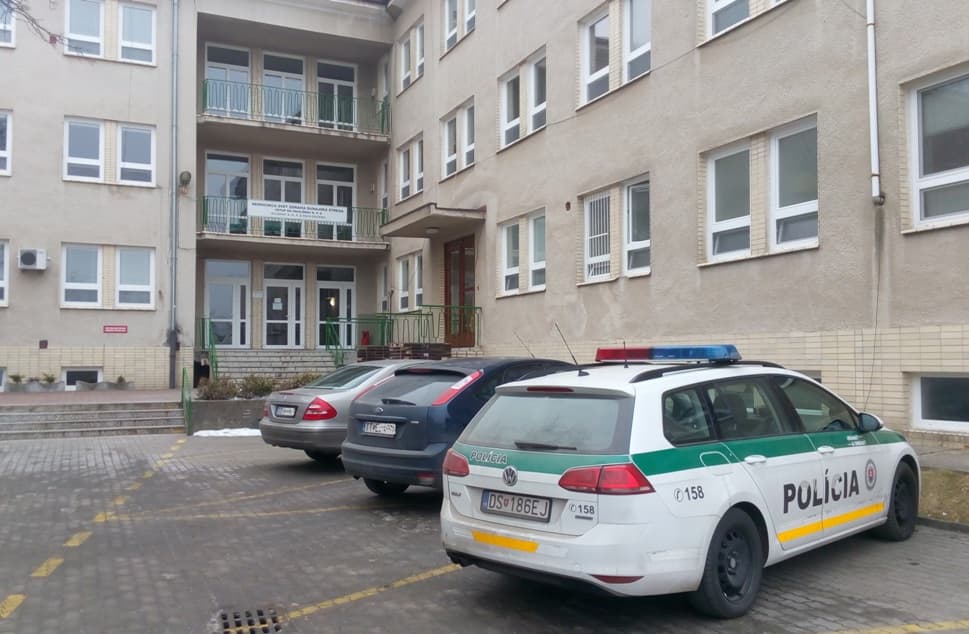 TRAGÉDIA: Kivetette magát egy páciens a dunaszerdahelyi kórház negyedik emeletéről!