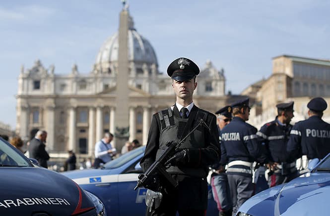 Szigorú biztonsági intézkedések az olasz kulturális és idegenforgalmi helyeken