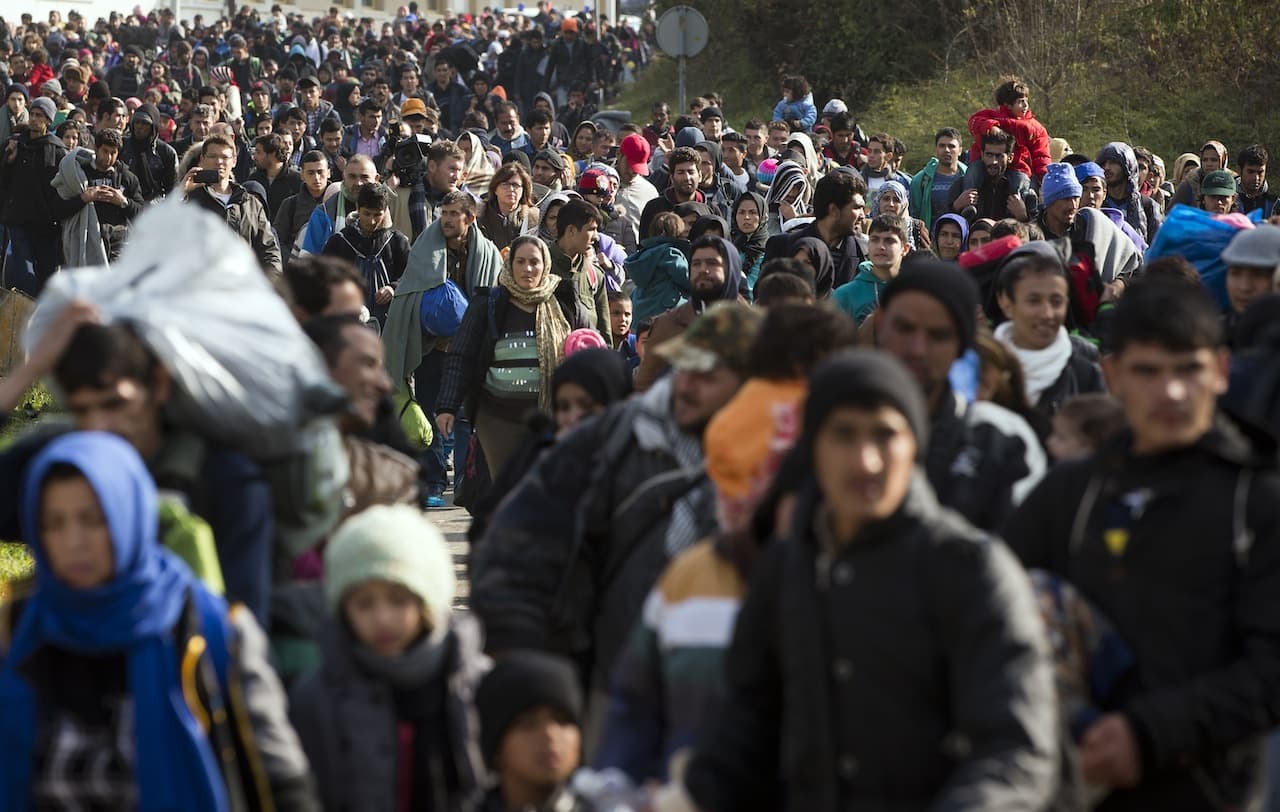 Két hét alatt majdnem 150 ezer bevándorlót regisztráltak