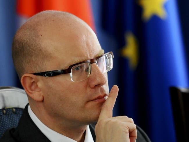A milliárdos szlovák pénzügyminiszter miatt lemond a cseh kormány...