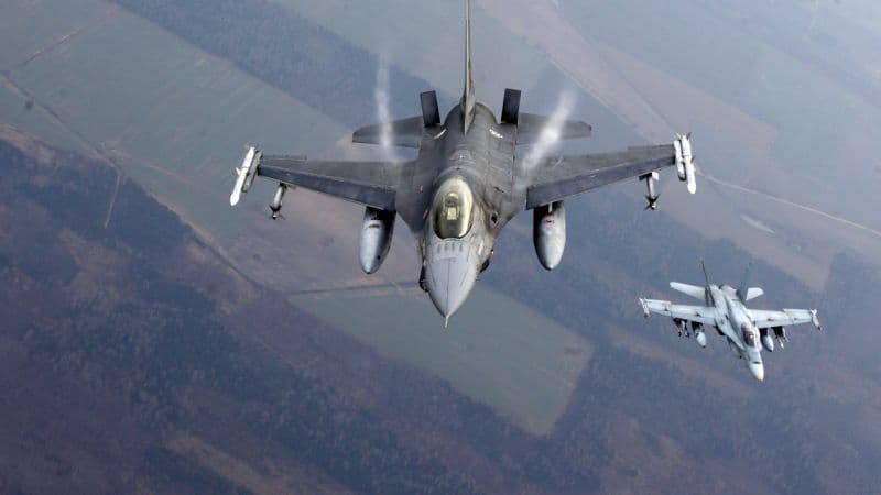 A kormány döntött: Szlovákia F-16-os vadászgépeket vásárol az Egyesült Államoktól
