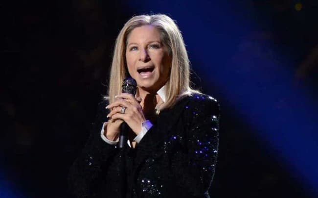 Barbra Streisand koncertalbumot jelentet meg