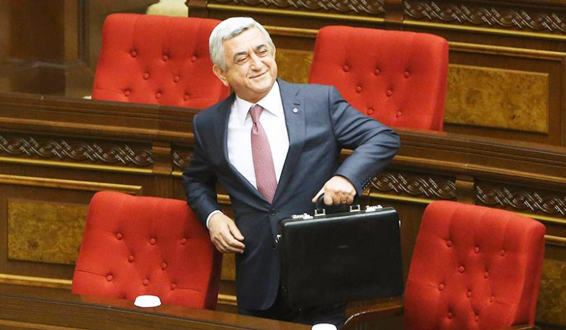 Nem bírta  a nyomást, lemondott az örmény miniszterelnök
