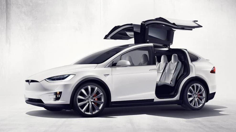 Ellenálhatatlan a Tesla új SUV-je