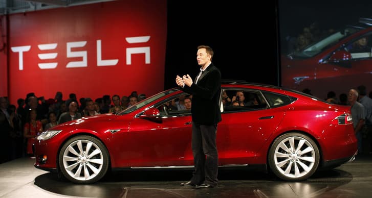 Futószalagon készül a Tesla Model 3, óránként 30 darabnyi a tempó