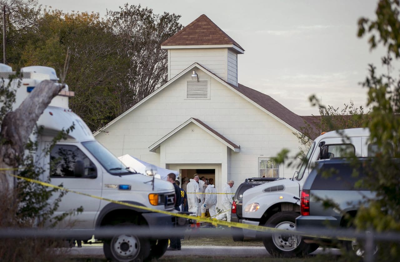 Texasi lövöldözés - Lebontják a templomot, ahol a lövöldözés volt