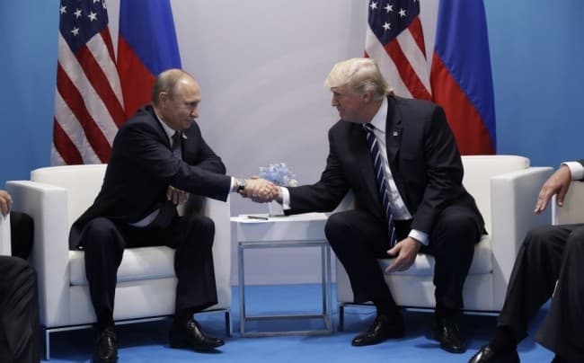 Trump és Putyin titokban is találkoztak