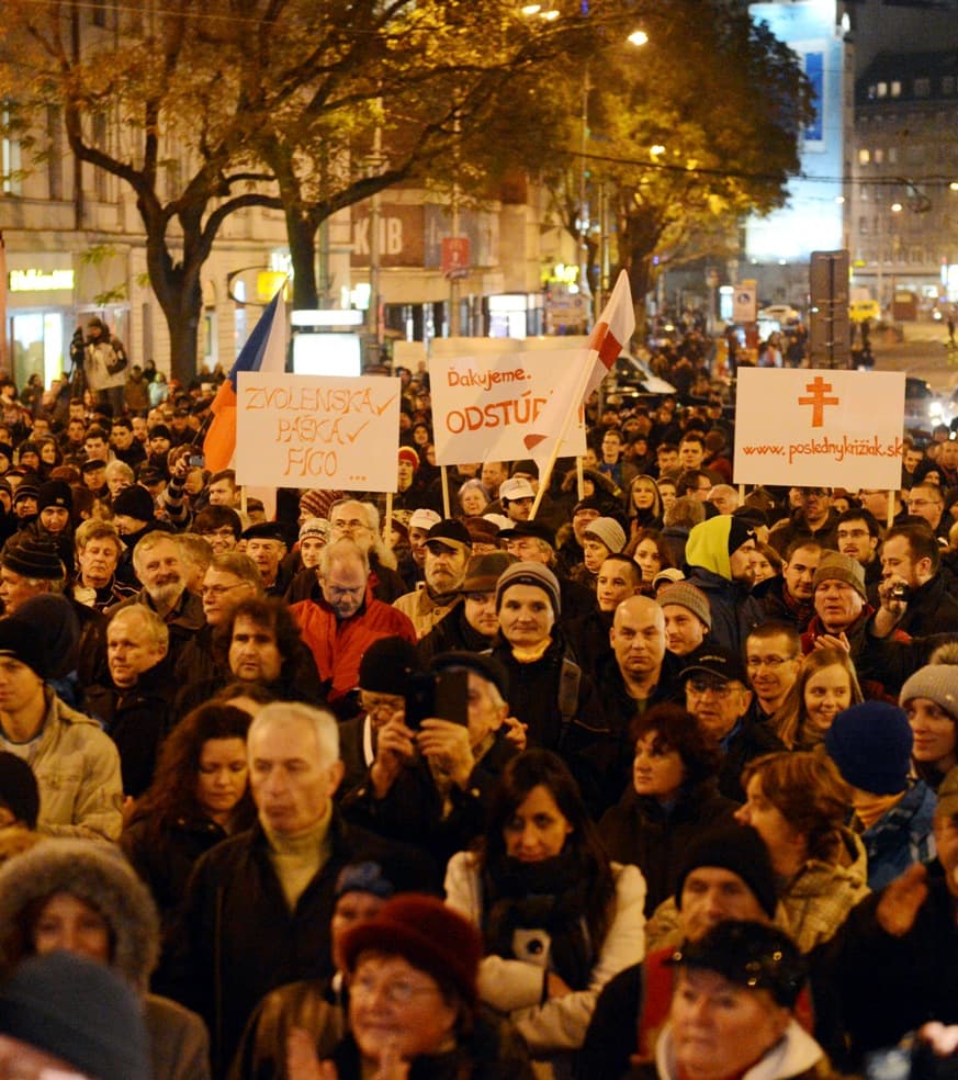 "A szlovákiai tüntetéshullám még nem érte el a kritikus tömeget"