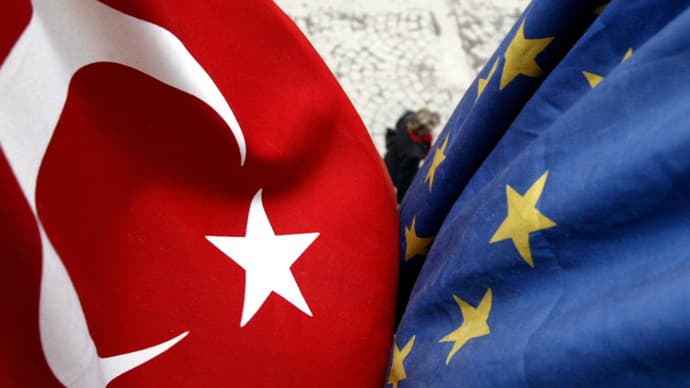 A török csatlakozási tárgyalások felfüggesztését akarja az Európai Parlament