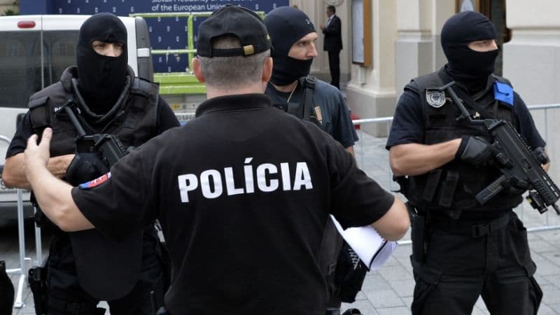 A szerb titkos riporter kitálalása után razziát tartott a rendőrség Galántán
