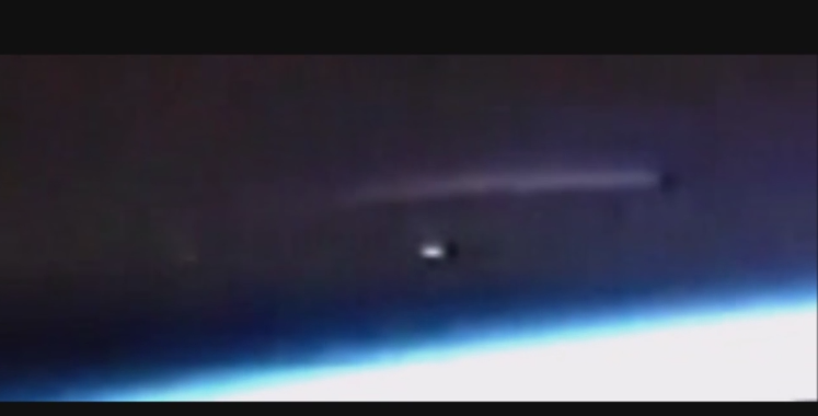 UFO jelent meg élő adásban, a NASA szándékosan elhomályosította a képet (videó)