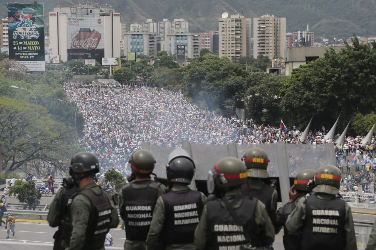 Polgári engedetlenség és általános sztrájk a diktatórikus Venezuelában
