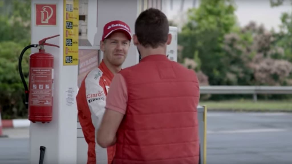 Egy budapesti benzinkúton rémisztette halálra az embereket Sebastian Vettel