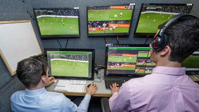 Egy futballbajnokság, amelyet a videobíró hibája döntött el