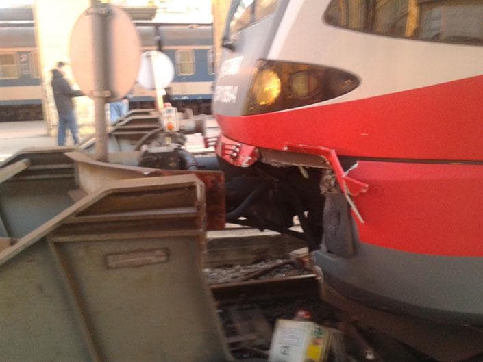 TRAGÉDIA: A vonat elé feküdt egy férfi Pozsonyban