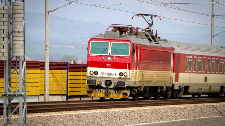 Jelentős késések a Budapest–Pozsony vasútvonalon