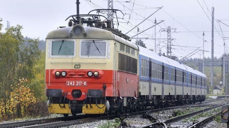 Halálra gázolt a vonat egy kerékpárost Győrnél