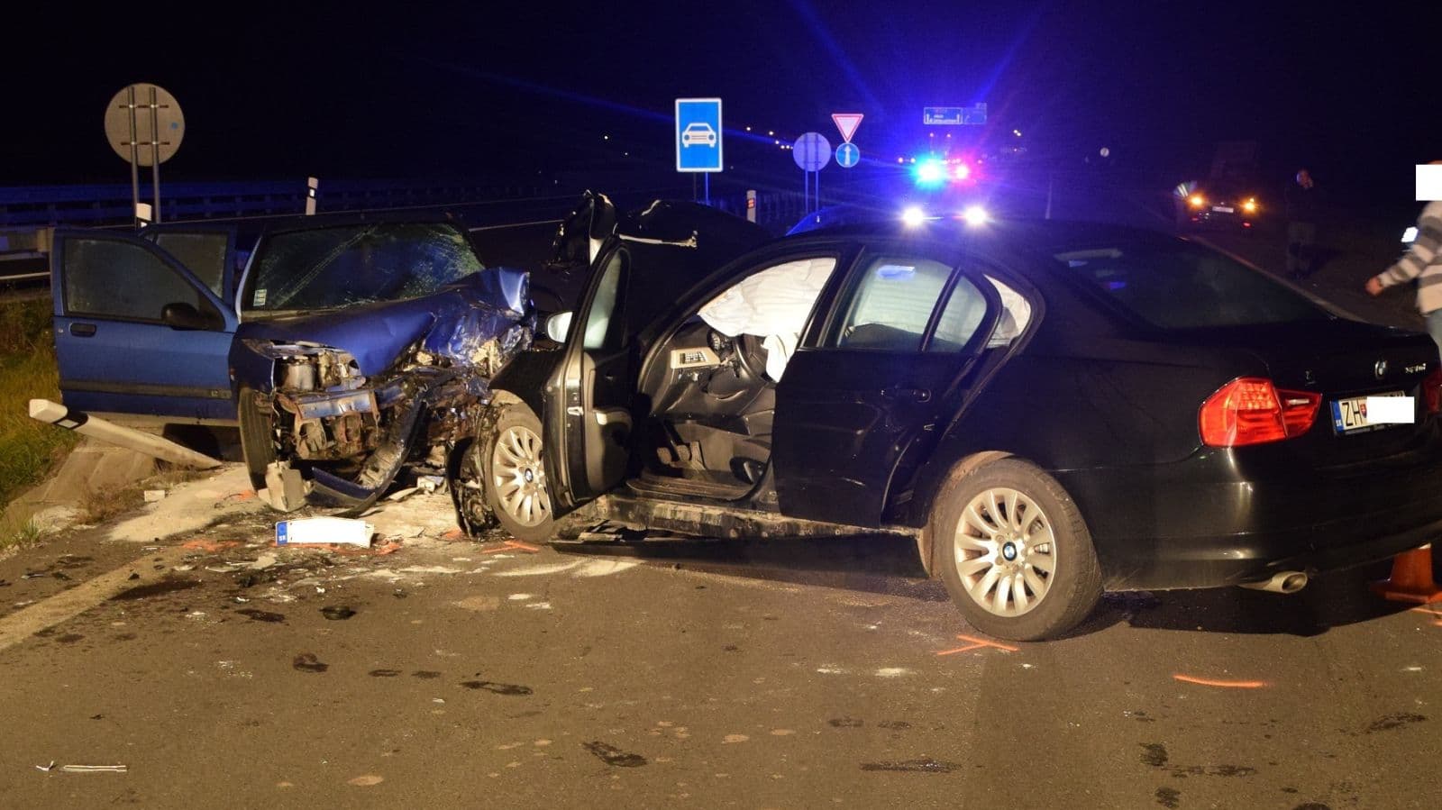 BMW-vel ütközött a Renault Clio - 67 éves sofőrje nem élte túl