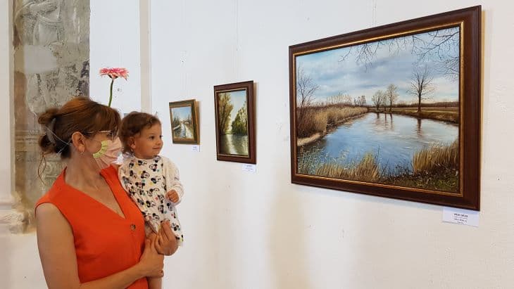 Szlovákiai magyar pedagógusok alkotásainak kiállítása Komáromban