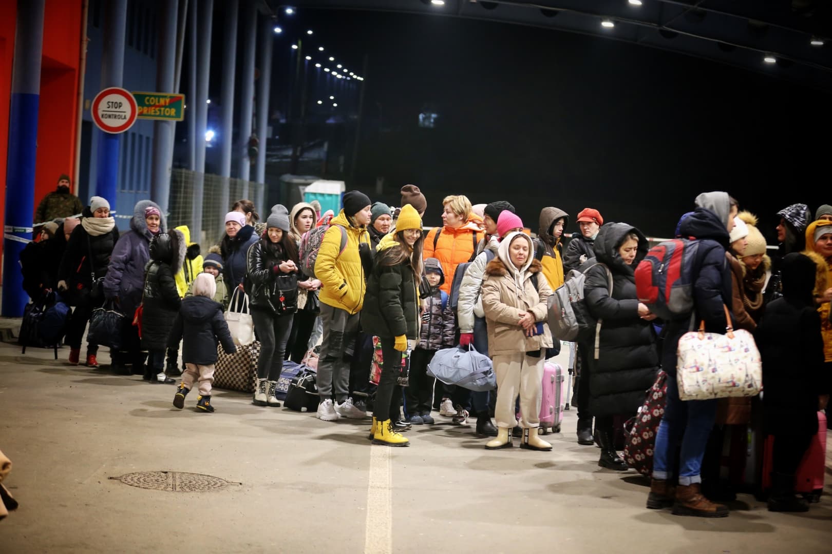 Már több mint 200 ezren menekültek Ukrajnából Szlovákiába