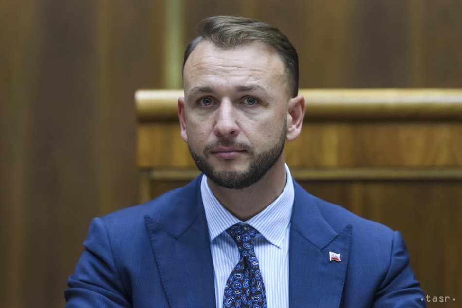 Šutaj Eštok és az országos rendőrfőkapitány rendkívüli ülésen tájékoztatta a parlamenti bizottságot a Fico elleni merényletről