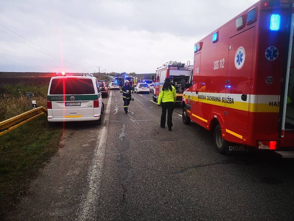 Megrázó videót közölt a rendőrség a tragikus buszbaleset helyszínéről