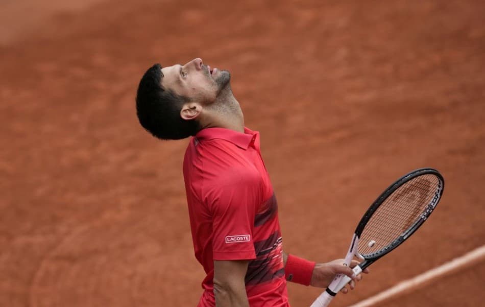 Djokovic sérülés miatt feladta a Zverev elleni elődöntőt az Australian Openen (VIDEÓ)