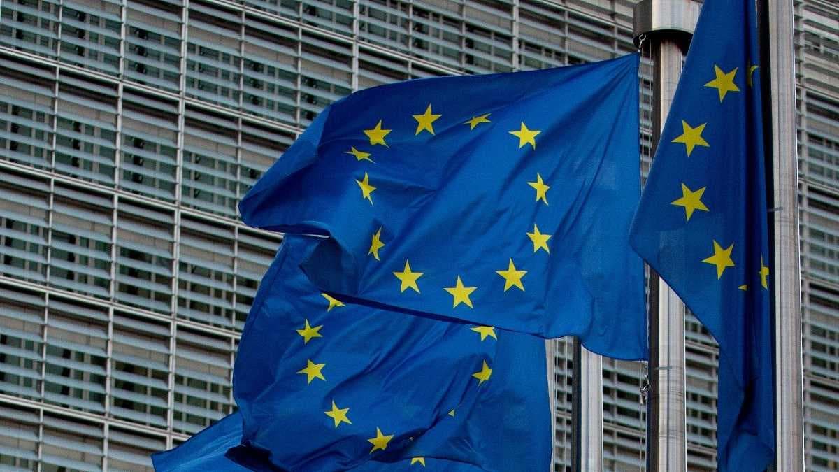 Az EU másfél milliárd eurót utal Ukrajnának a befagyasztott orosz pénzeszközökből