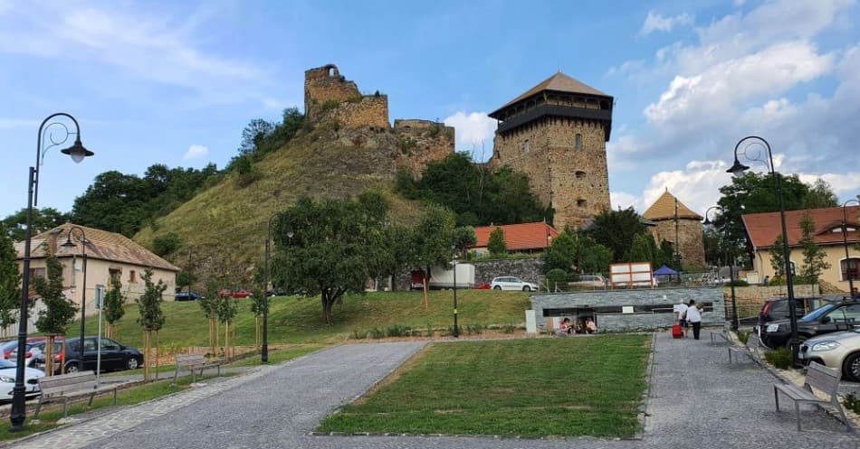 A felső vár felújítását tervezi Fülek önkormányzata