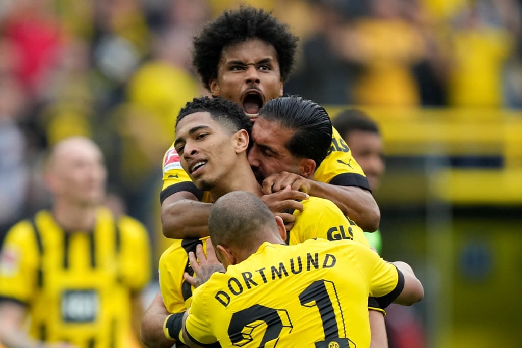 Bundesliga: Tapad a Bayernre a Dortmund