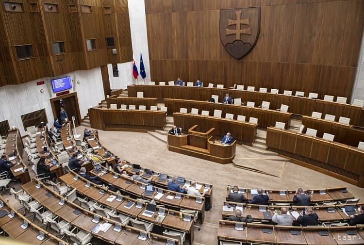 A képviselők befejezték a parlamenti ülést, a tervek szerint legközelebb júniusban találkoznak