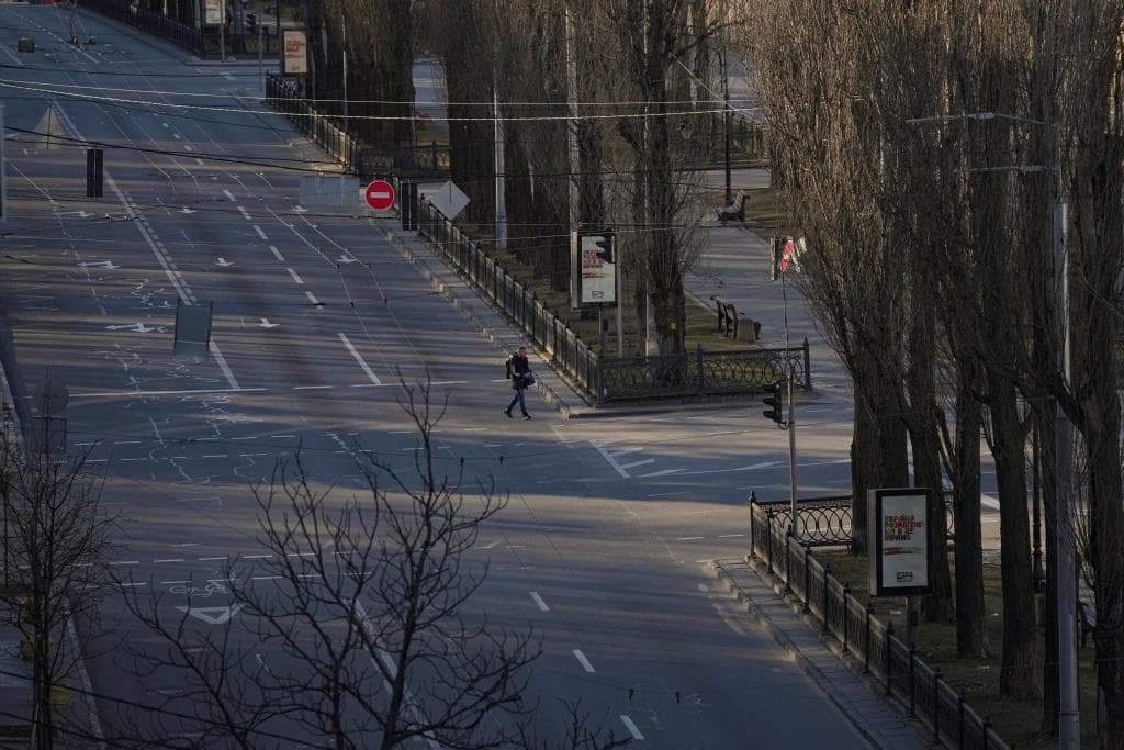 Azt üzenik az oroszok, szabadon távozhatnak a kijeviek, és hogy övék az egész ukrán légtér