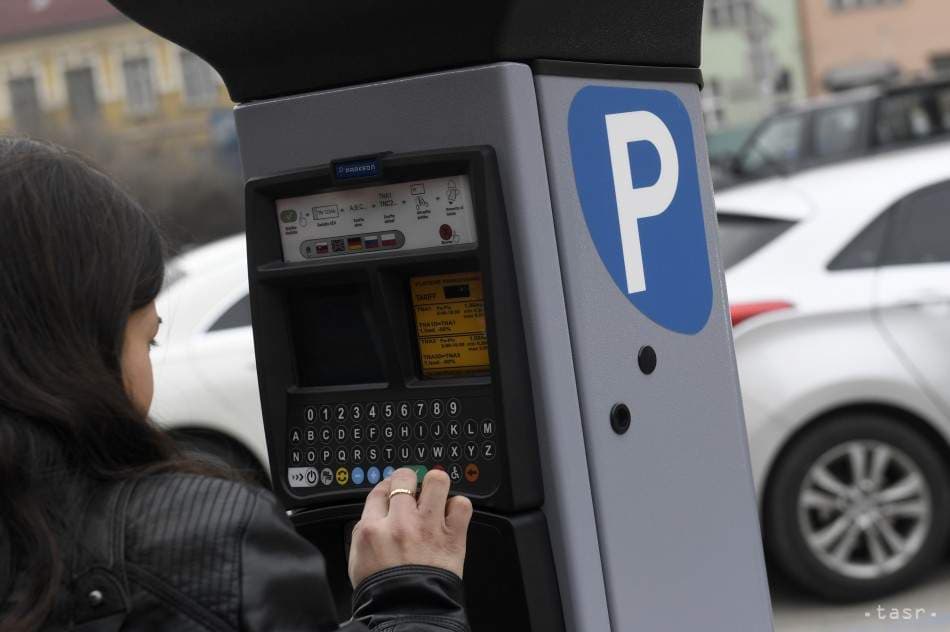 Parkolóautomát tört fel egy férfi Pozsonyban, ellopta a benne lévő pénzt