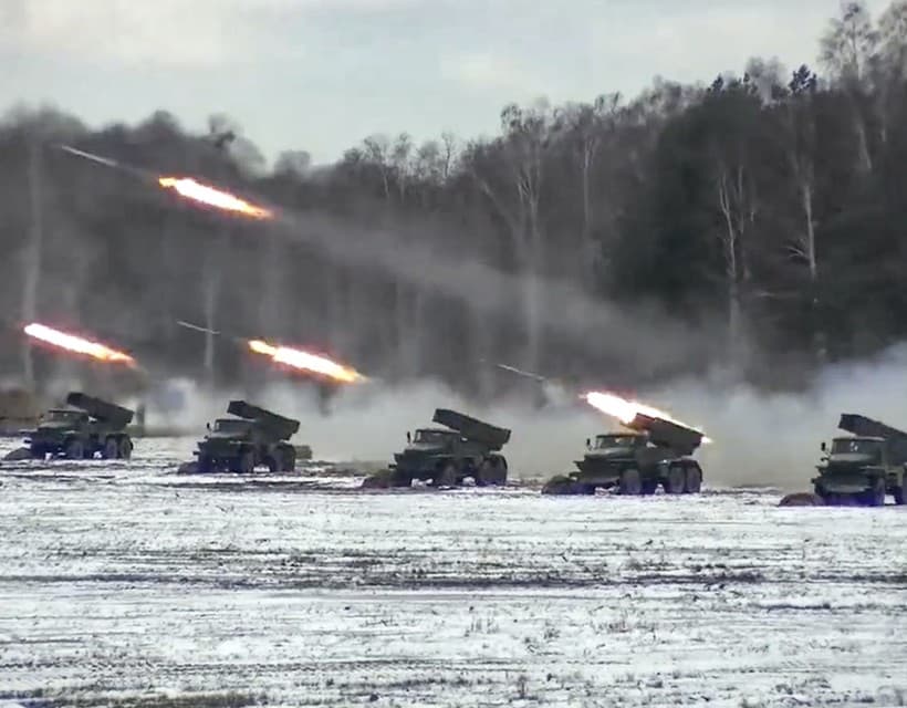 Nagy hatótávolságú nyugati rakéta-sorozatvetők érkeztek Ukrajnába - jelentette be a védelmi miniszter