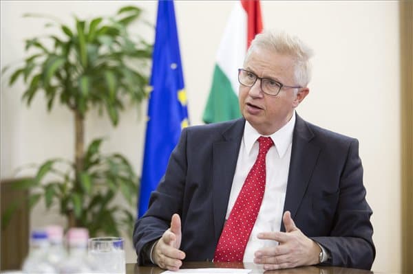 EU-tisztújítás - Az EP jogi bizottsága összeférhetetlenséget állapított meg a magyar biztosjelölt kinevezésével összefüggésben