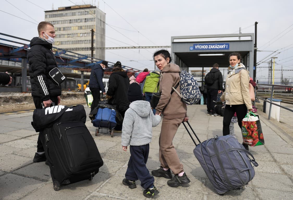 Mutatjuk, mennyi támogatást nyújt éjszakánként a kormány az ukrán menekültek elszállásolására