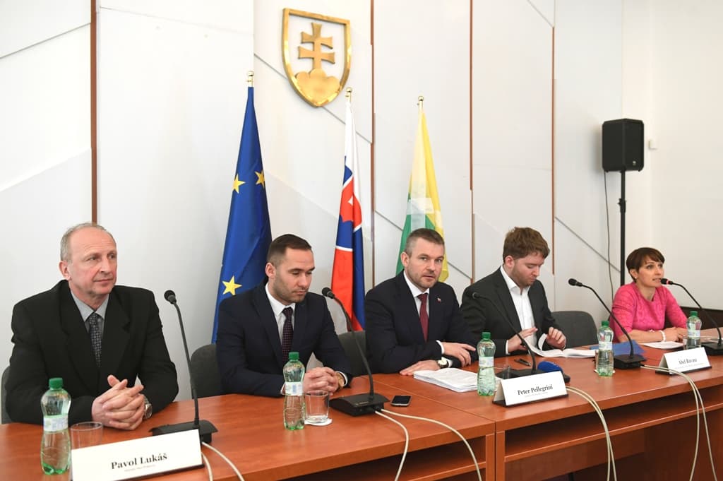 A kormány folytatja a kétnapos kelet-szlovákiai körútját